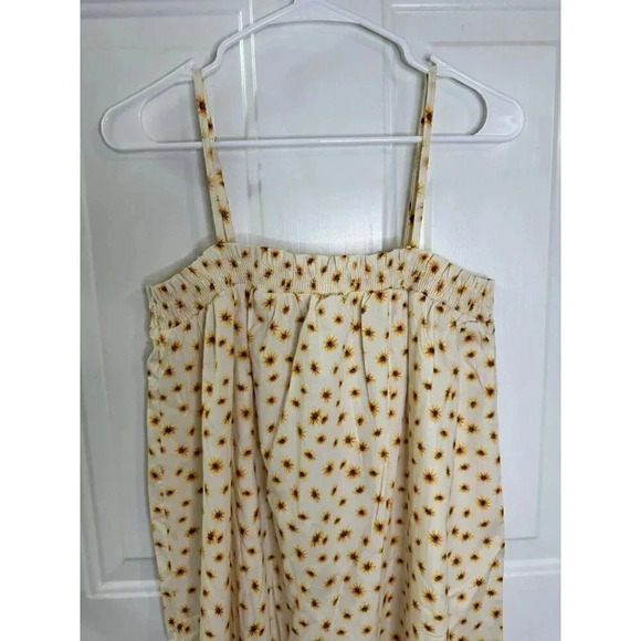 NWT WE WORE WHAT Daisy Print Floral Smocked Maxi Tiered Dress Medium Coastal - Picture 4 of 10